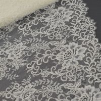 Coupon 055x130 Franse bruidskant ivory  3508-111