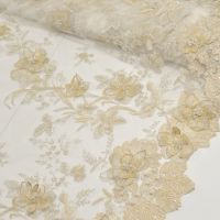 Exclusieve 3D kant met bloemen en parels ivory goud