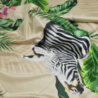Exclusieve micro stretch  silky touch satijn  zebra beige panel +/- 138 x 140 cm