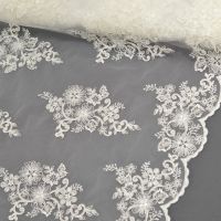 Exclusieve  bruids kant dubbele border rand  artikel 4280 kleur 111 ivory