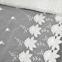 Tule met border rand  geborduurd  wit artikel 2480