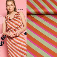 viscose satijn diagonaal streep beige fuchsia caramel #burda a la ville #knipmode