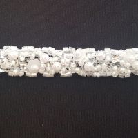 Kanten rand met parels en bloem pailletten  2cm ivory