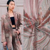 Jacquard feathers licht rose metalic