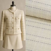 Grof geweven mantelpak stof / boucle  ivory met zilver lurex ruit