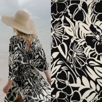 Viscose print bloemen zwart