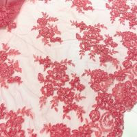 coupon 80x135 Exclusieve couture  kant koraal rose