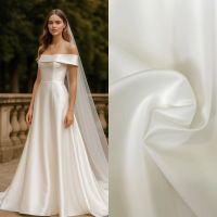 Bruidssatijn ivory kleur 111