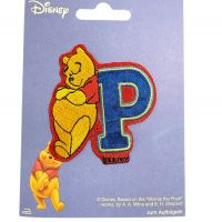 strijk applicatie Winnie the Pooh leunend tegen P