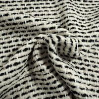 Grof geweven mantelpak stof / boucle  ivory met zwart en goud lurex ruit