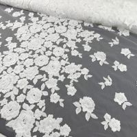Exclusieve kant bloemen geborduurd op stretch kant 2678-110