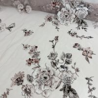 Haute couture kant powder skin met pailletten en kralen bloemen 