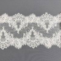 Bruidsband / randgarnering  schulprand  21cm hoog franse kant met kraaltjes