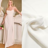 Coupon 130x150 Stretch crepe ivory 1171-111 ( foto Knipmode mei)