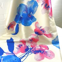 Mikado geprint met grote bloem kobalt blauw
