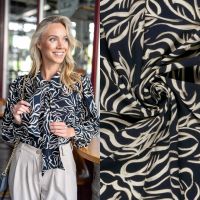 Viscose Twill abstract print donker blauw - My image 