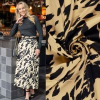 Viscose satijn abstract beige zwart- My image