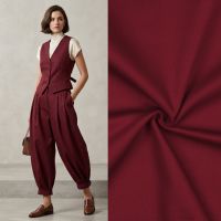 Katoen twill gabardine kleur 022 burgundy red