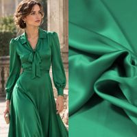 zijde satijn emerald groen kleur 040