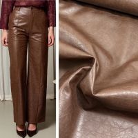 kunstleder / vegan leder – stretch | A La Ville bruin met kreuk effect